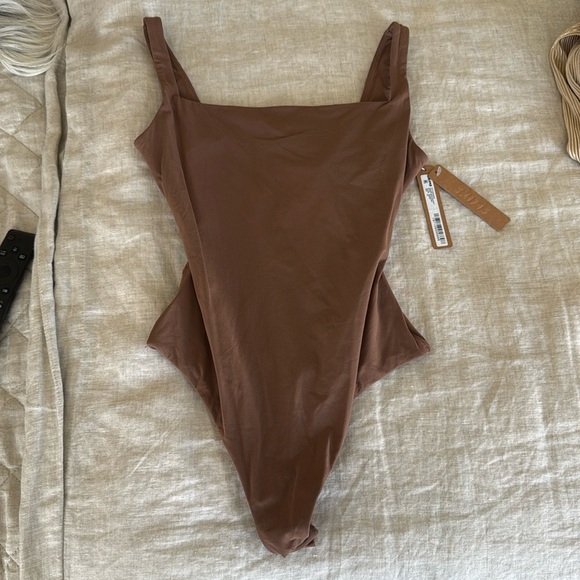 SKIMS Tops - NWT SKIMS - XS Bodysuit